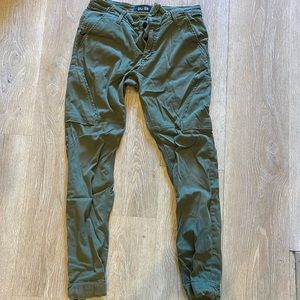 Du/er men’s pants, bleach stain, but still a lot of life in them 32x32